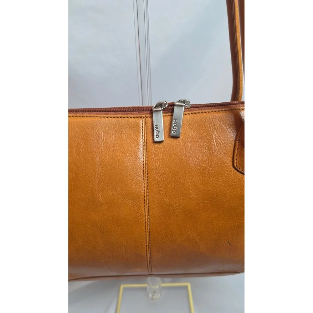 Vintage Hobo International Tan Leather Shoulder Bag Y2K Retro Minimalist Purse
